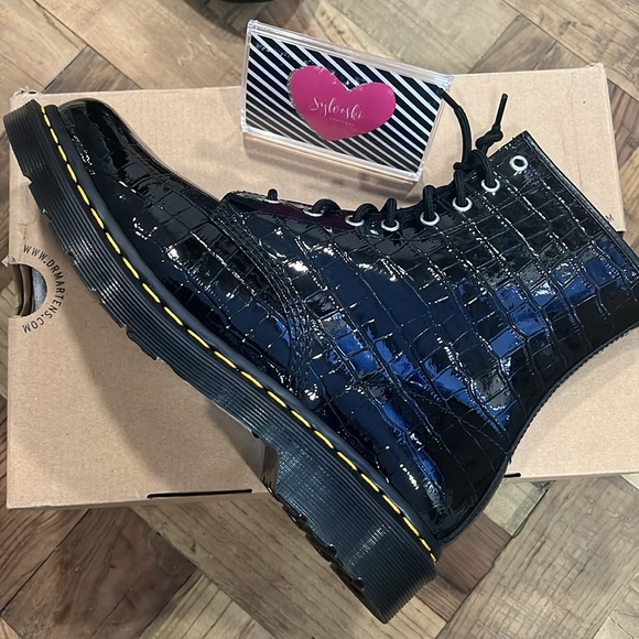 🆕 DR MARTENS 1460 W Black Patent Lamper Leather Croc 8-Eye Boots NWT - Picture 9 of 10